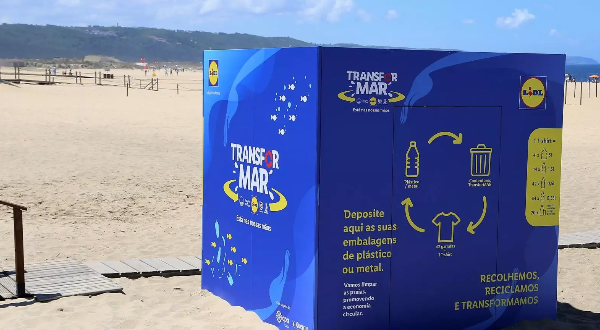 LIDL limpa plástico das praias portuguesas e transforma-o em têxteis e arte