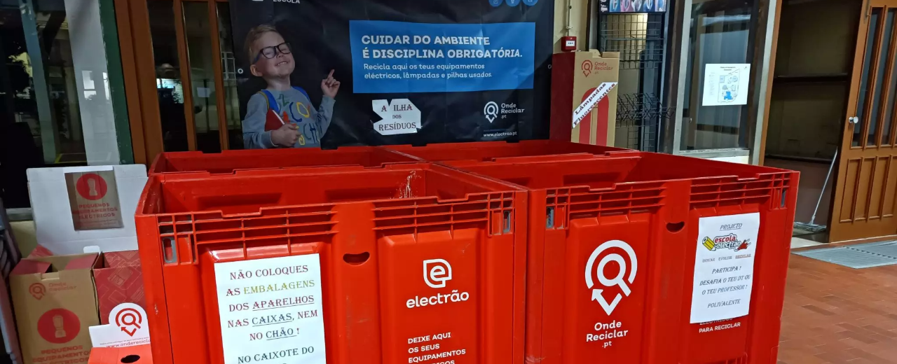 “Escolas Electrão” já recolheram cerca de 73 toneladas de equipamentos eléctricos este ano lectivo 