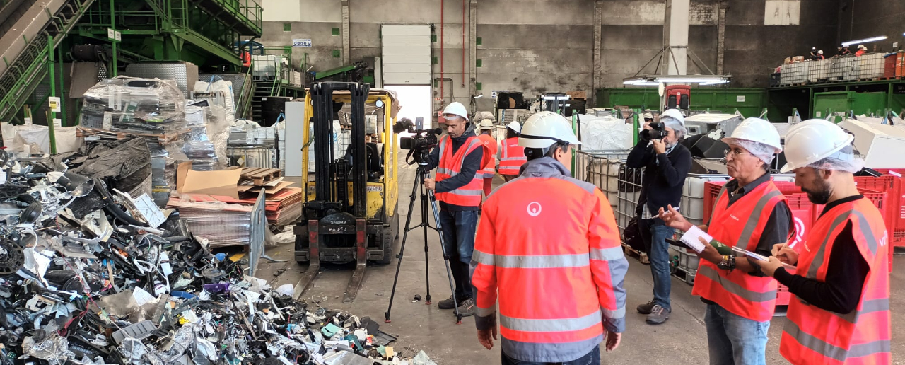 Electrão abre as portas das fábricas da reciclagem onde se recuperam as matérias-primas do futuro