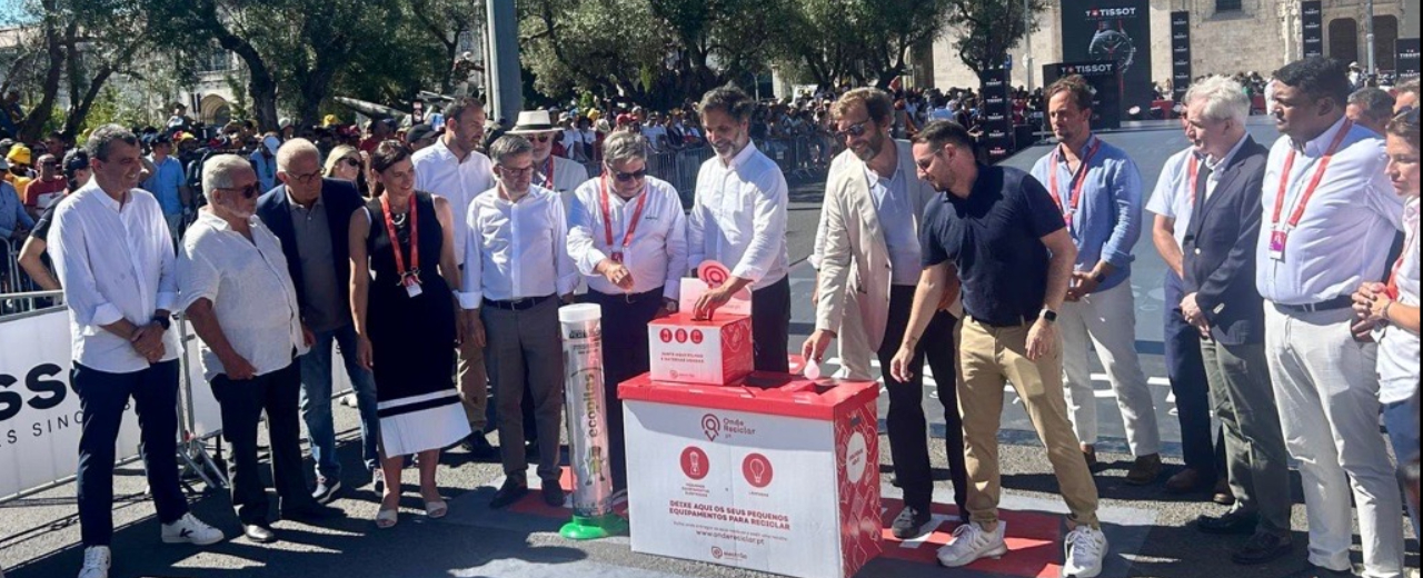 Reciclar no arranque da Volta a Espanha   Sensibilizar para a separação de lâmpadas, pilhas e baterias é o mote    