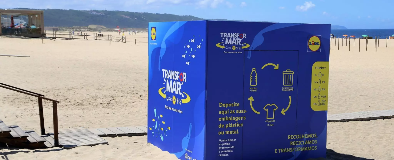 LIDL limpa plástico das praias portuguesas e transforma-o em têxteis e arte